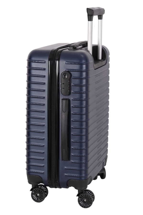 luggage bags with scratch resistant finish and 360° spinner wheels