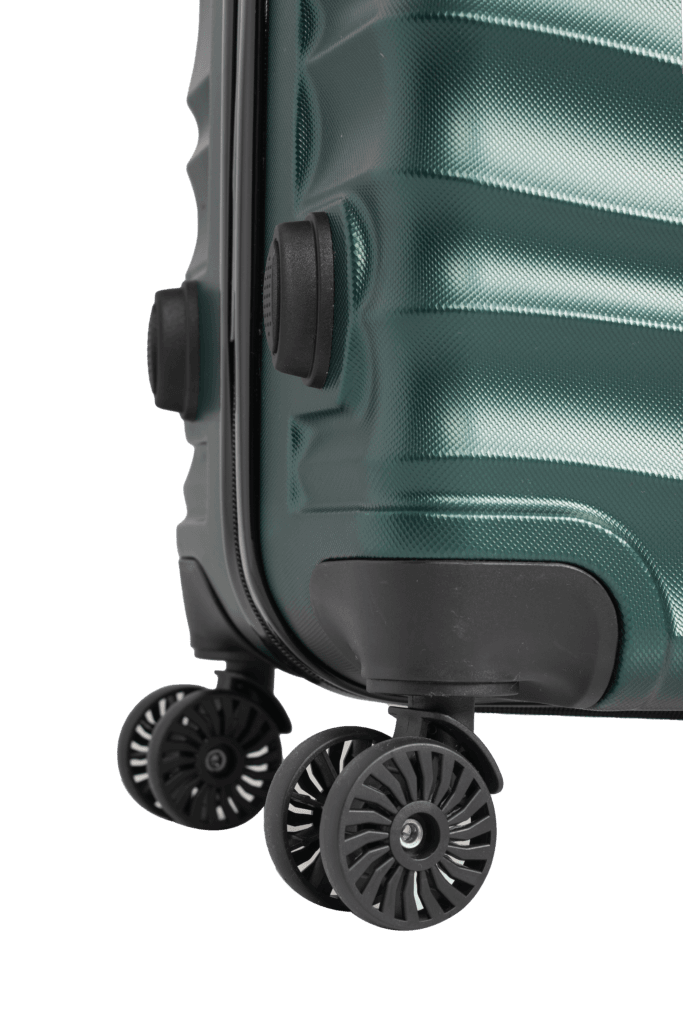 luggage bags with scratch resistant finish and 360° spinner wheels